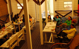 水上駅からすぐのBBQ