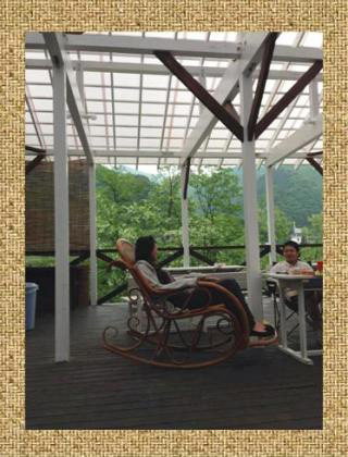 水上でラフティング、カヌー、バーベキュー